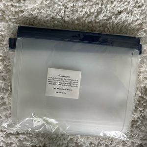 Boon supply Never been opened reusable bags in different sizes.